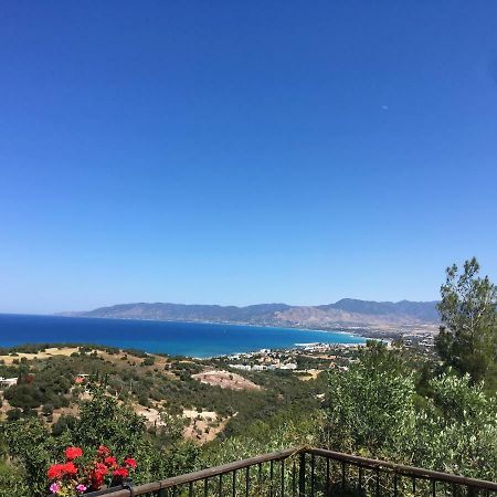 Philip'S Holiday House Нео-Хорио Экстерьер фото
